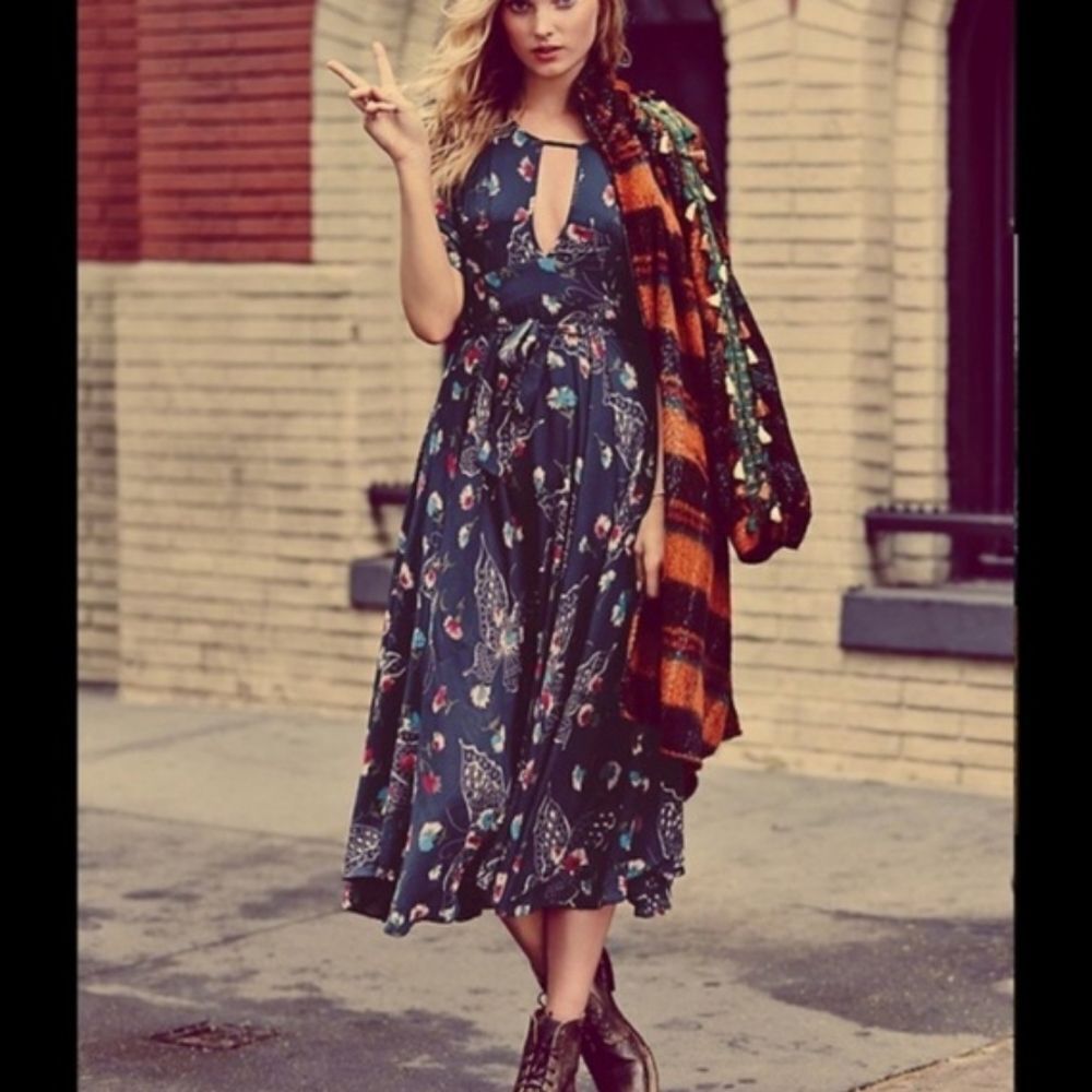 NWT Free People Blue Bonnie Butterfly Print Keyhole‎ Chiffon Boho Midi Dress 2